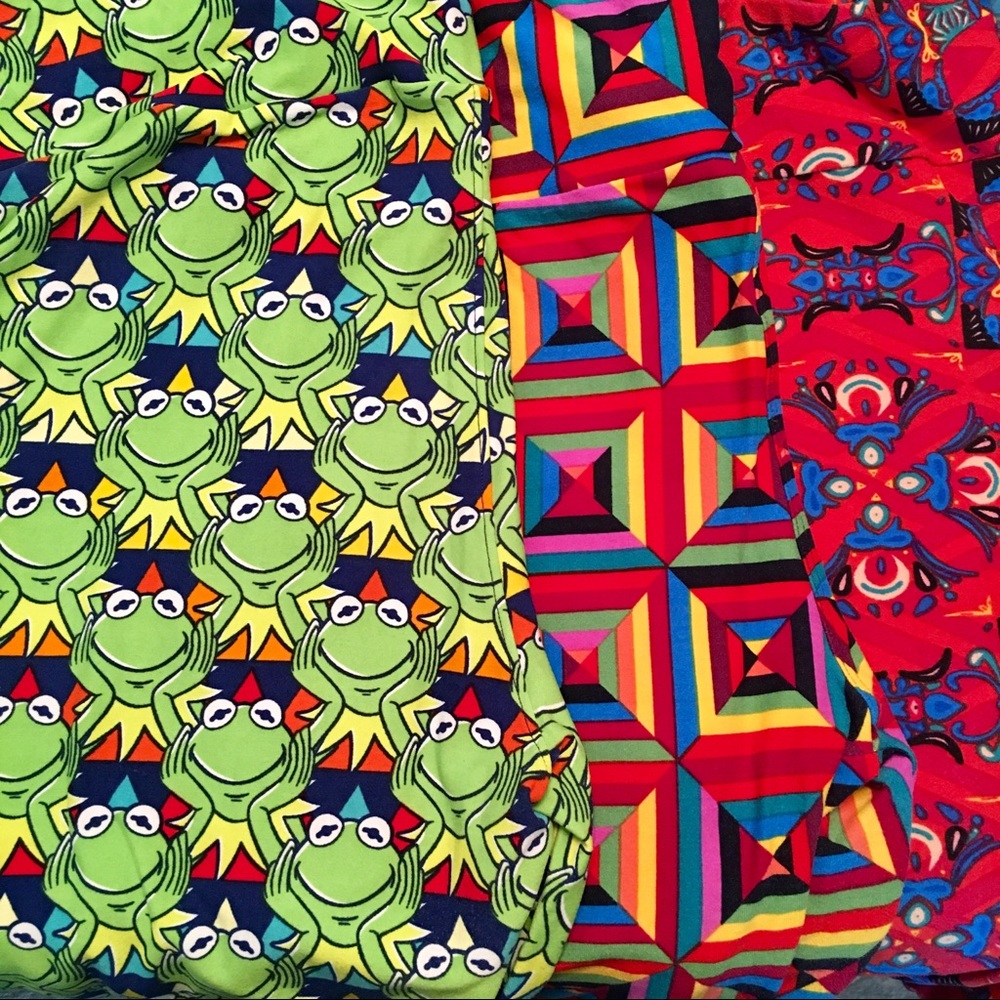 Set Of Lularoe Large Irma & 3 Pairs Of Tc Leggings - image 3